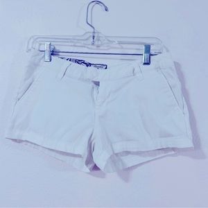 Volcom White Shorts Sz 5 (26/27) EXCELLENT CONDITION